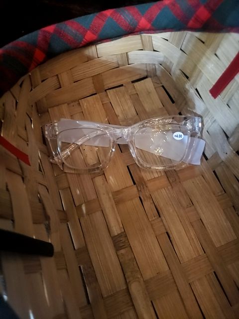 Clear reading eyeglasses - 4.00