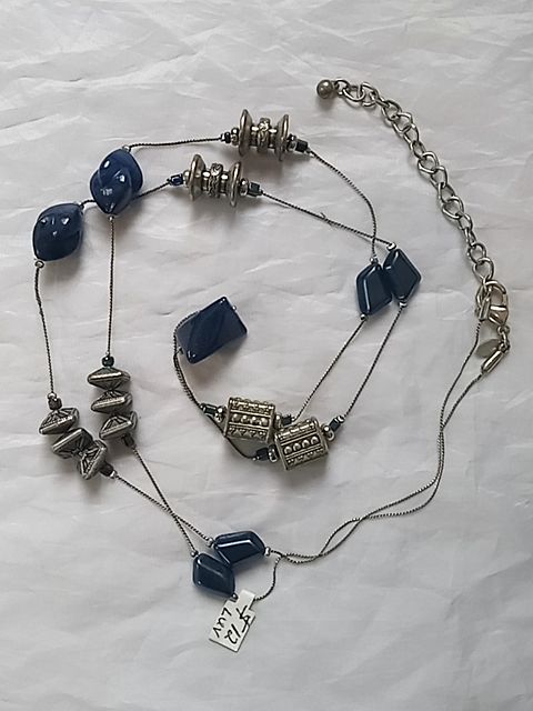 Blue Chico's Chunky Navy bead necklace