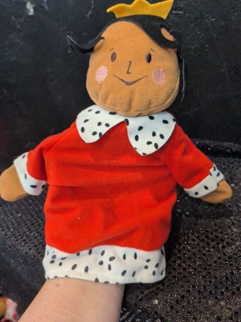 IKEA Gladlynt Queen Hand Puppet