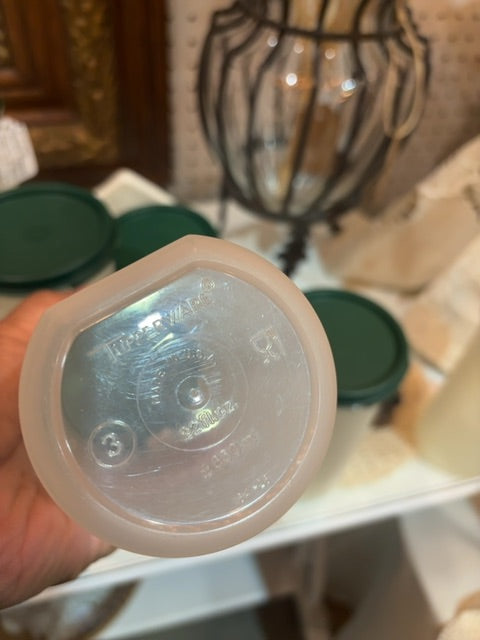 Hunter green Tupperware Modular round container 22oz., 22oz