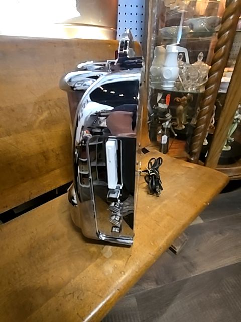 Silver CROSLEY Vintage mini camel joe cigarettes diner CR 10 jukebox Am an Fm radio and cassette player