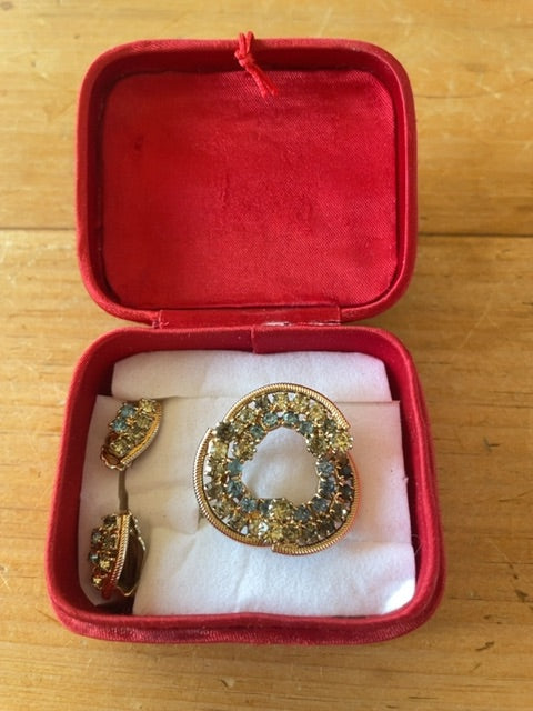 Vintage brooch/clip on earrings set