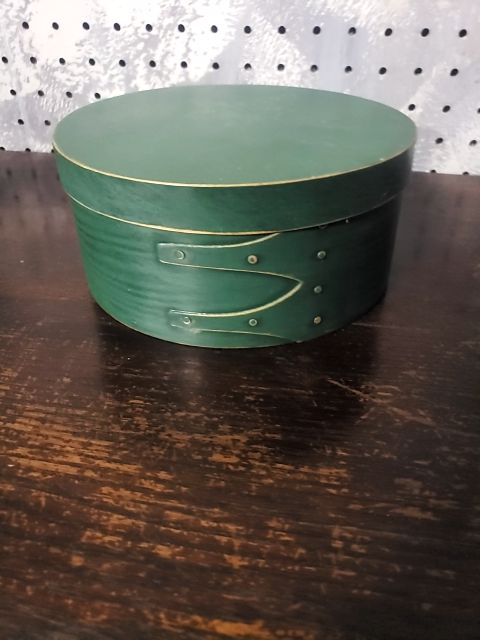 Round Green box