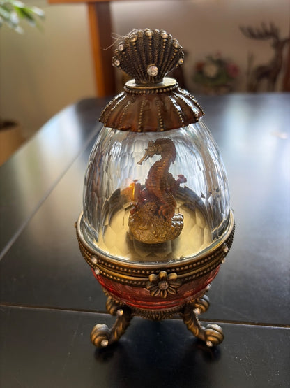 “Seahorse” crystal egg music box