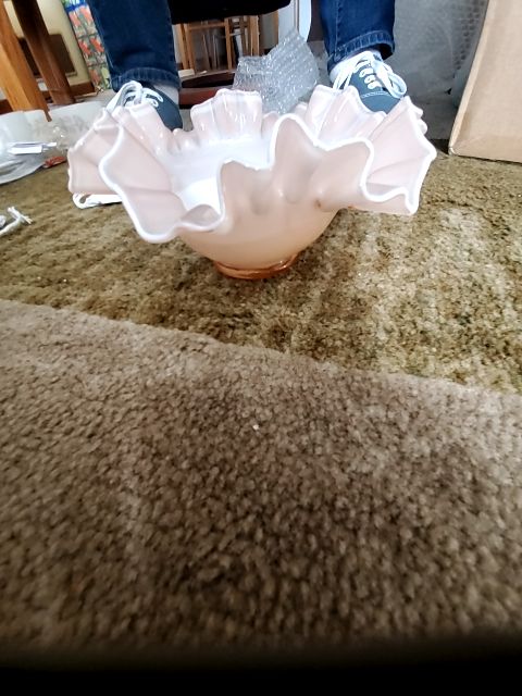 Fenton rose ruffle bowl