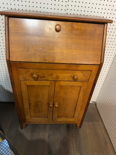 Medium Pine  Desk, 25” x 39” x 11”