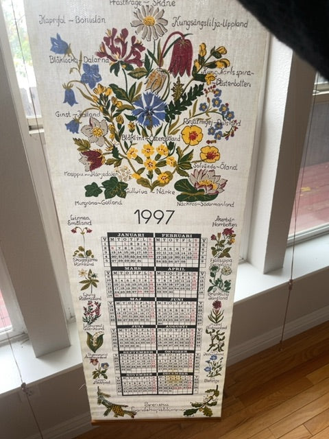 Vintage Swedish flower calendar