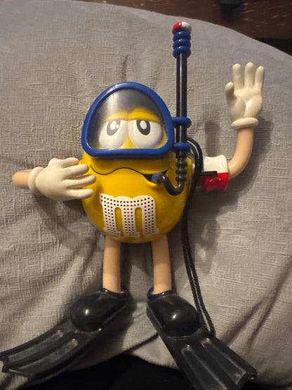 M&M radio vintage