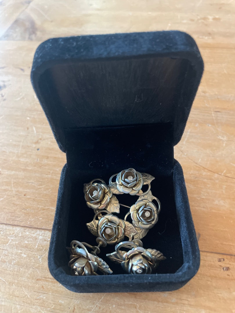 Vintage brooch/clip on earrings set