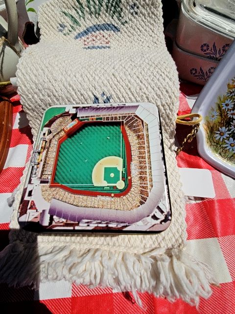 Coors field Tin LR