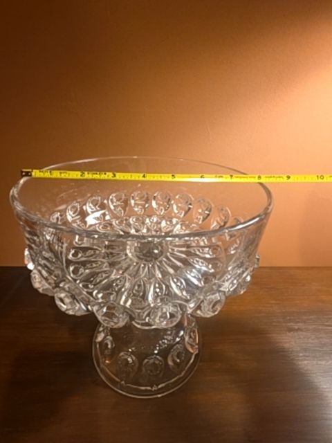Glass pedestal dish 8"