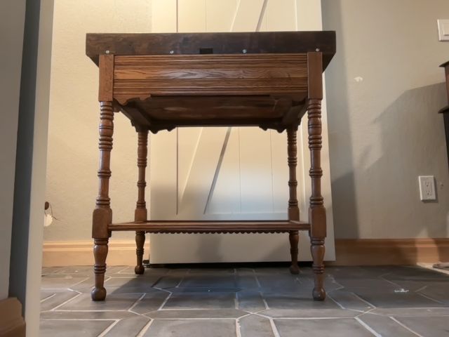 Oak American Arts and Crafts Early 20th Century Oak Wash Stand Table, 30"w x 19"D x 29 1/4"H