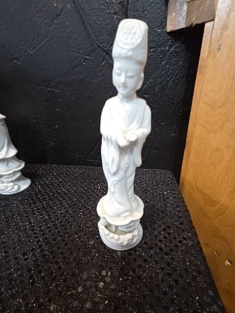 Vintage Chinese Dehua Blanc De Chine Figurine 6.5"