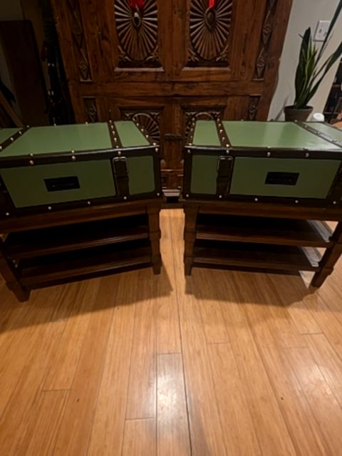 Pair (2) end tables Green Luggae Look, 28"x 24"x26" tall