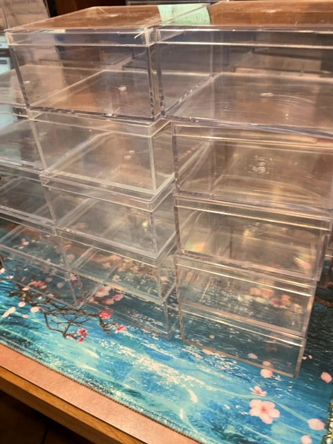 Clear Unknown box, 4x4x2