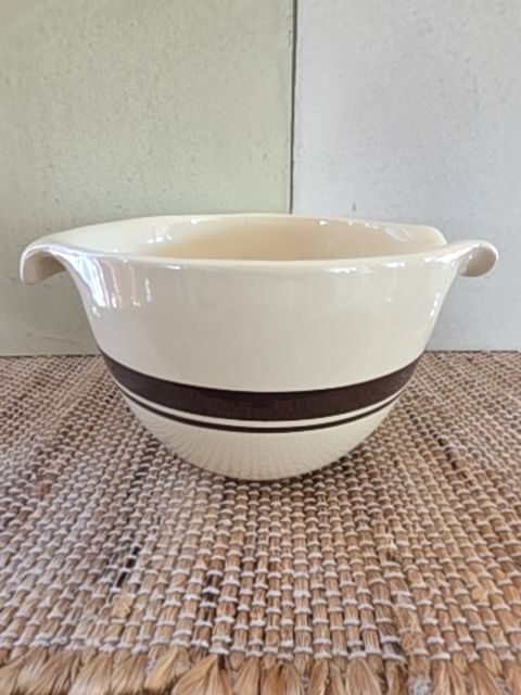 McCoy bowl 2 quart, 5" x 7.5"