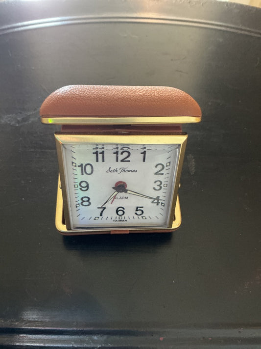 Terre cotta Unknown Traveling Alarm clock, 3”