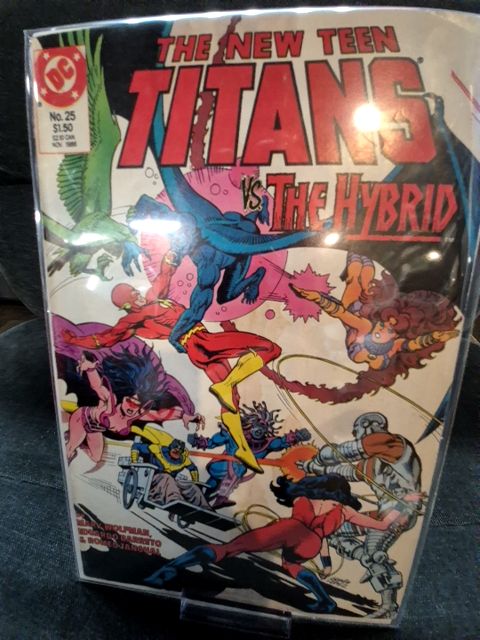 DC The New Teen Titans vs. The Hybrid