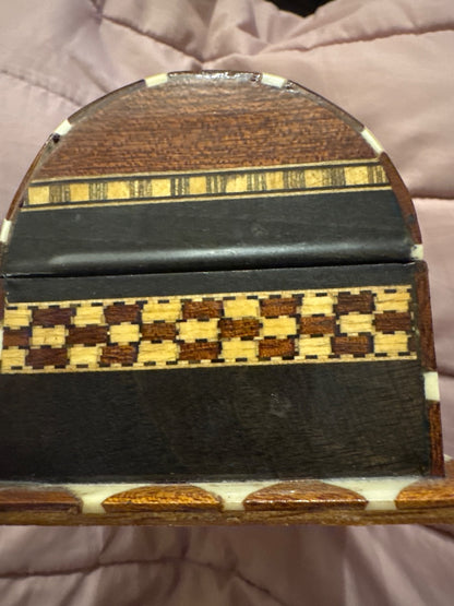 Wood trinket box