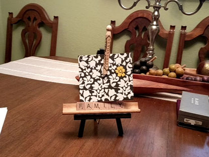 wood "Family" tripod photo stand