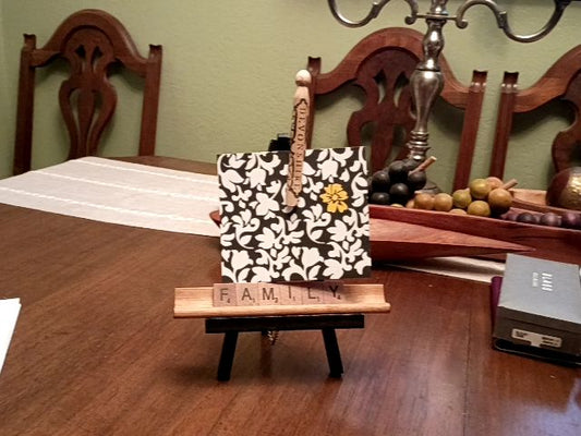 wood "Family" tripod photo stand
