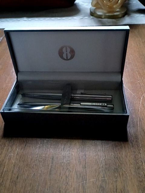 Bill Blass pen set