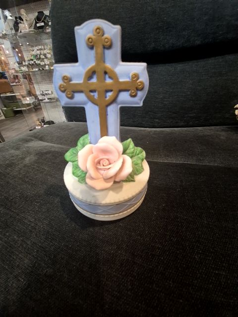 Cross Musical Figure