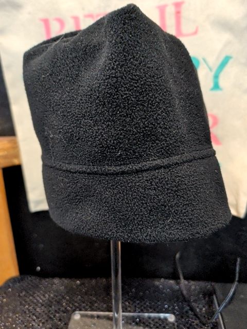Black fleece beanie