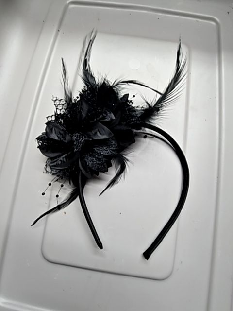 Fascinator black