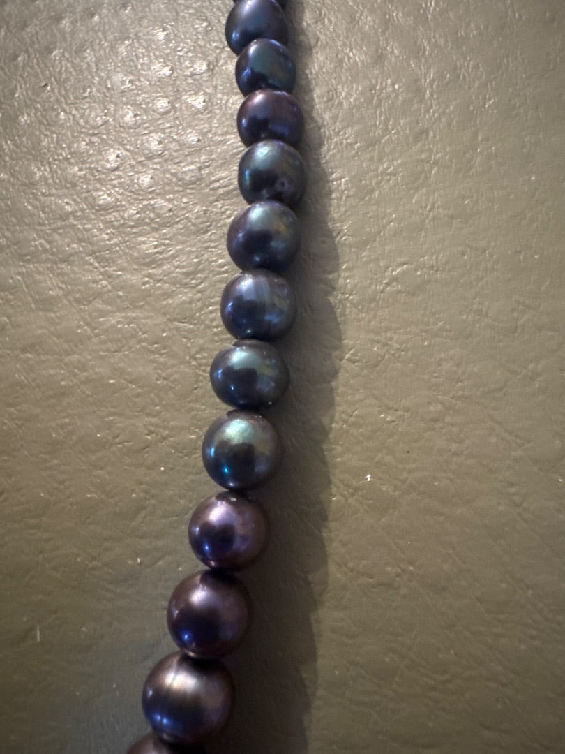 Black pearl strand