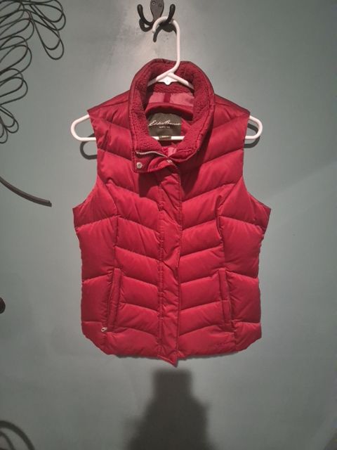 Red Eddie Bauer Puffer Vest Size M