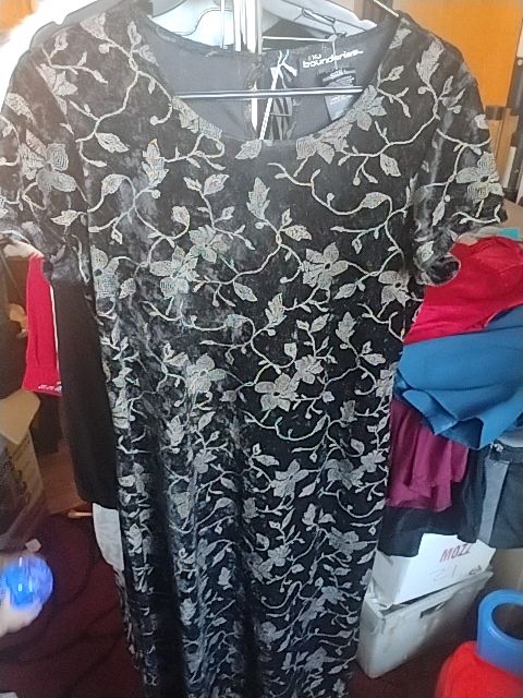 Black Velvet and tan No Boundaries No Boundaries dress, Large