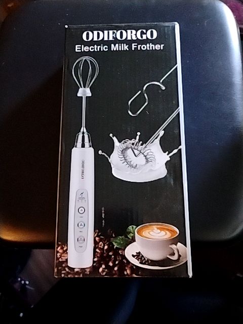 White & Stainless Steel Ofiforgo Electric Milk Frother