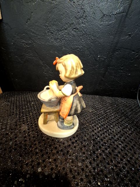 Goebel M.I. Hummel "Doll Bath" #319, 2.5" × 3" × 5"