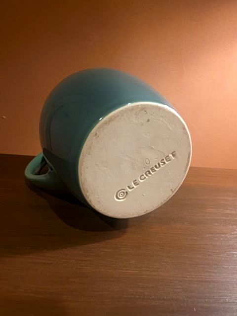 Gorgeous  LECREUSET ceramic pitcher 2 Qt
