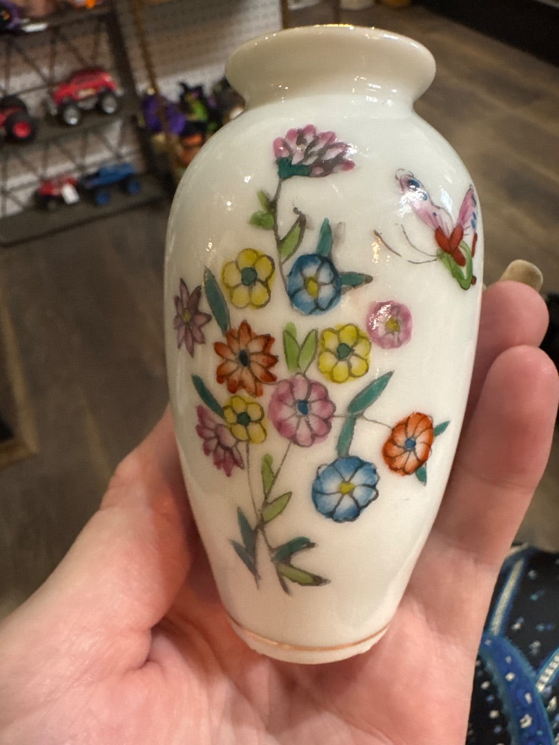 Made in China Floral & Butterfly Bud Vase