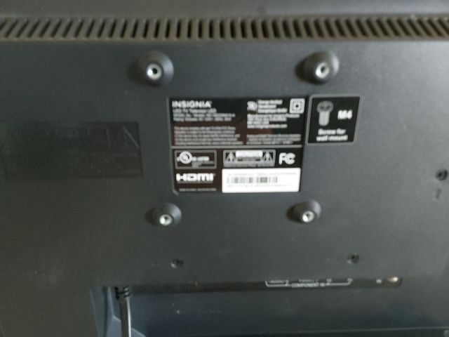 Black Ingraham 19 in flat panel TV, 19"