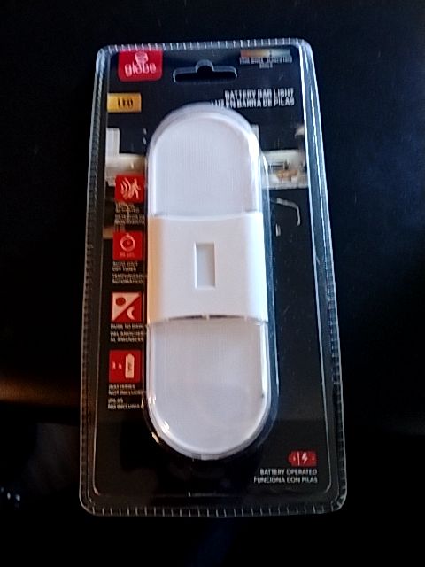 Off White Globe Battery Bar Light, Approximately 6-8 IN