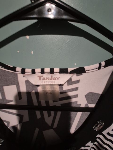 Black & White TanJay Sleeveless Shirt