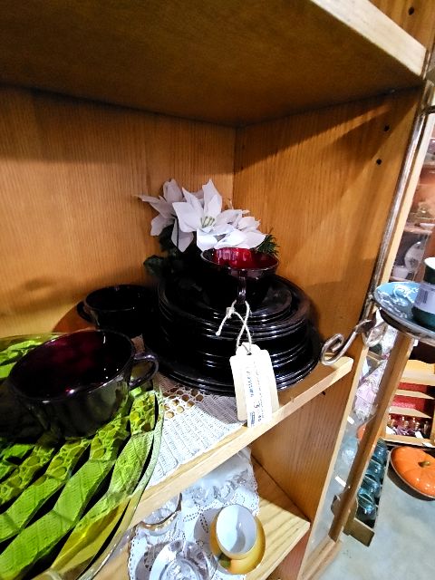 3 piece Red plate set in basket LR