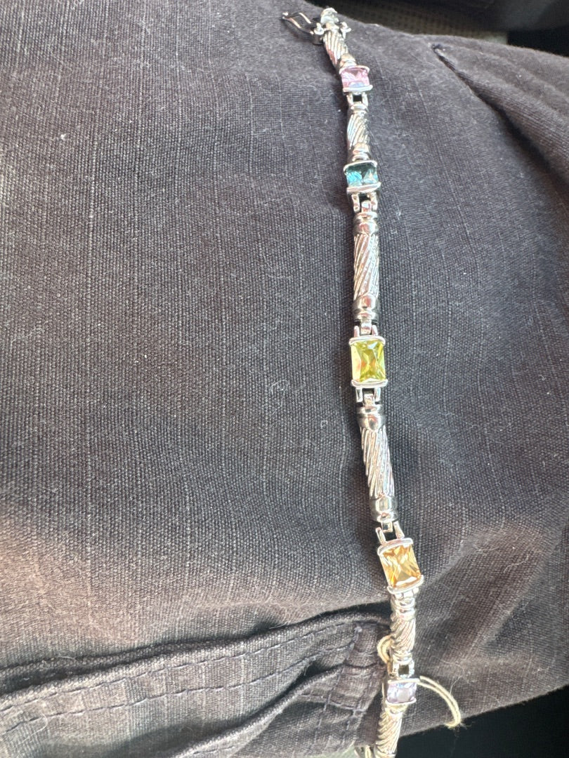 Bracelet with rectangular gems