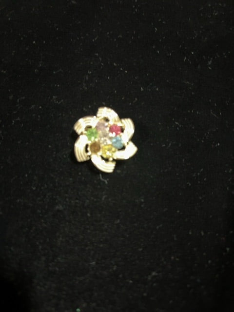 Colors flower pin