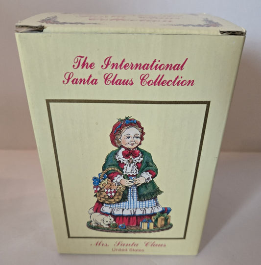 Intl. Santa Coll. Mrs. Santa Claus United States