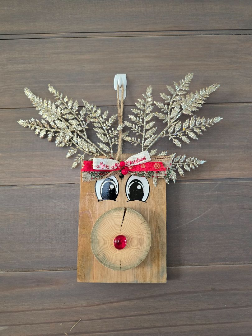 Wood Reindeer Door Hanger Artisan, 10.5x 5.5