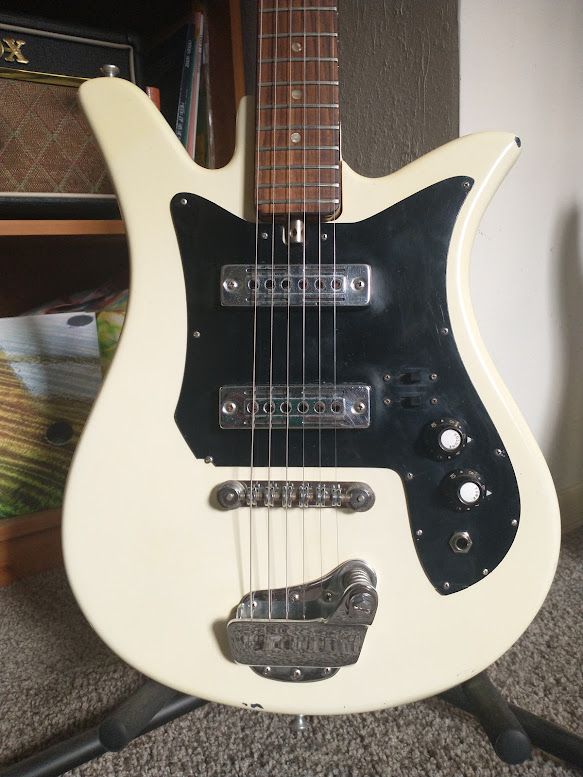 Vintage White Electric Guitar