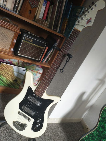 Vintage White Electric Guitar