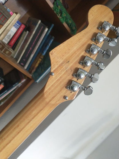 Vintage White Electric Guitar