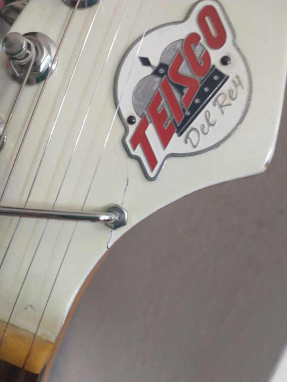 Vintage White Electric Guitar